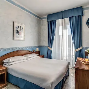 Orazia 3*, Roma Italia